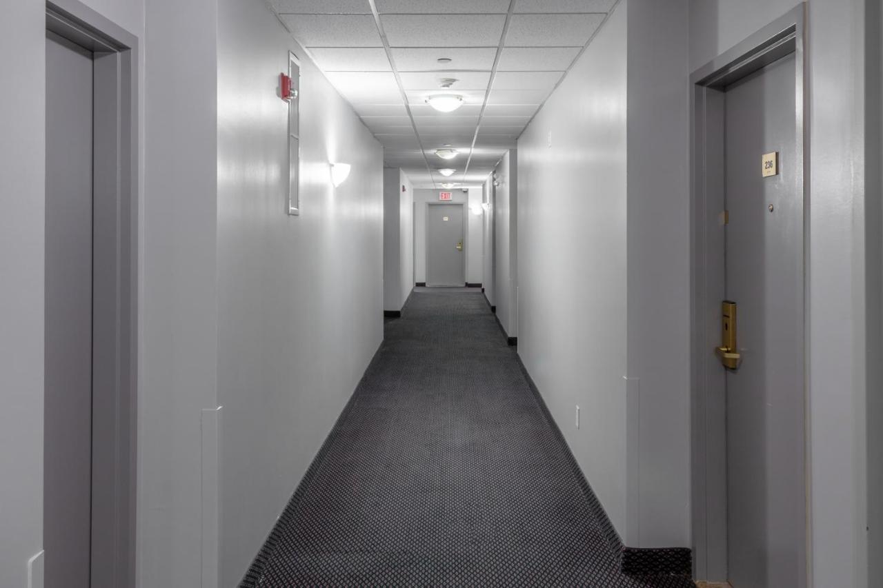 Days Inn By Wyndham Hamilton - Downtown Εξωτερικό φωτογραφία