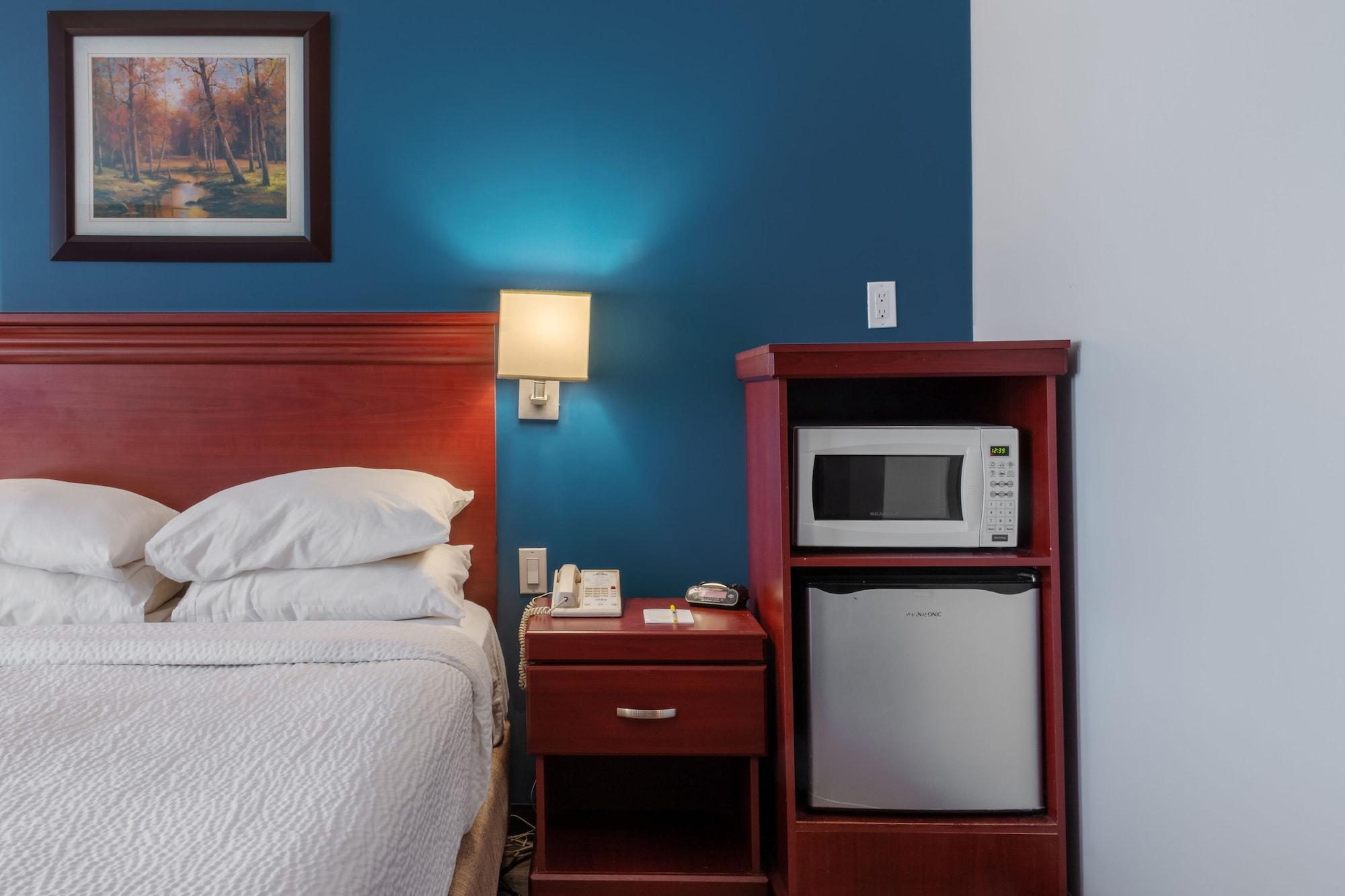Days Inn By Wyndham Hamilton - Downtown Εξωτερικό φωτογραφία