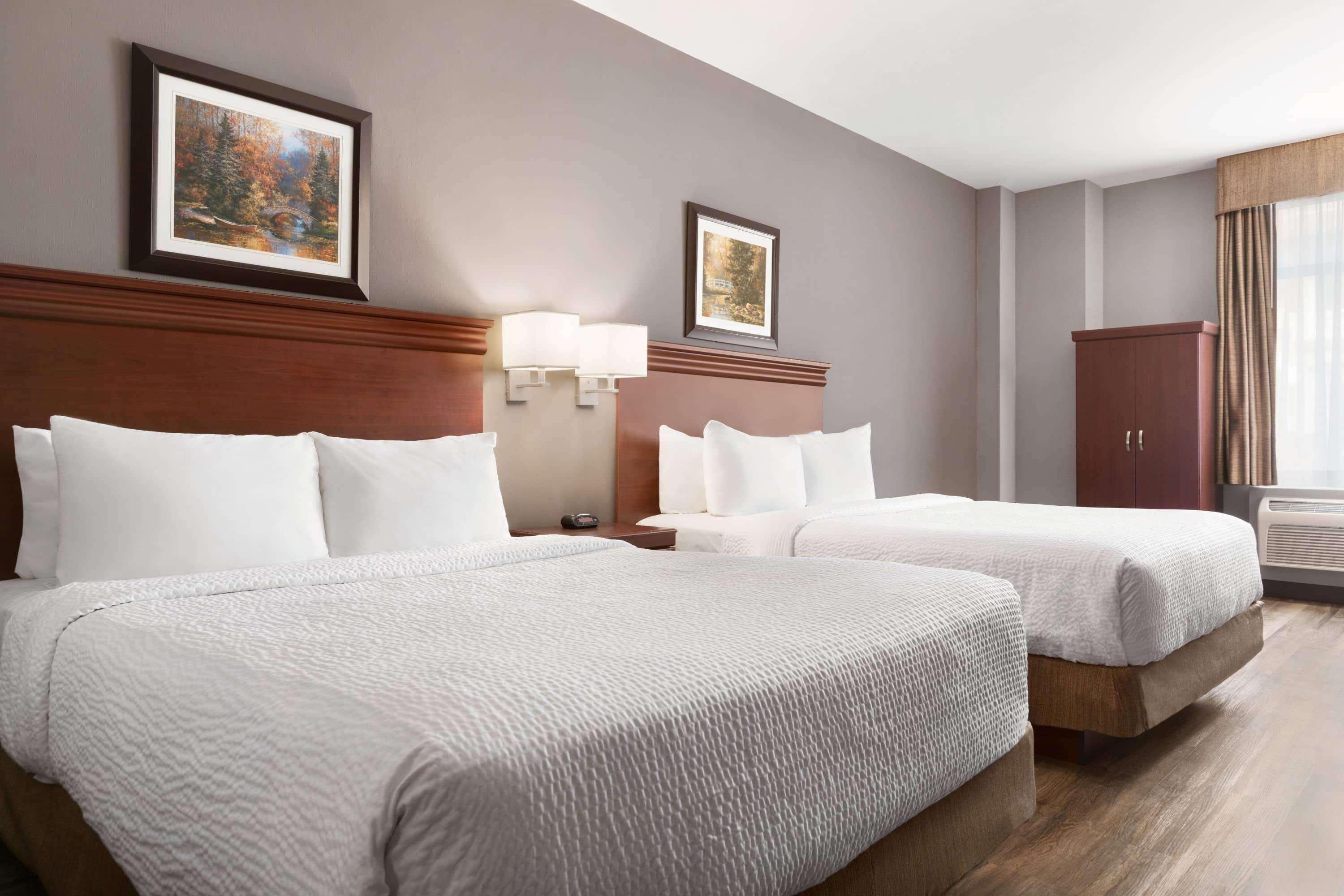 Days Inn By Wyndham Hamilton - Downtown Εξωτερικό φωτογραφία