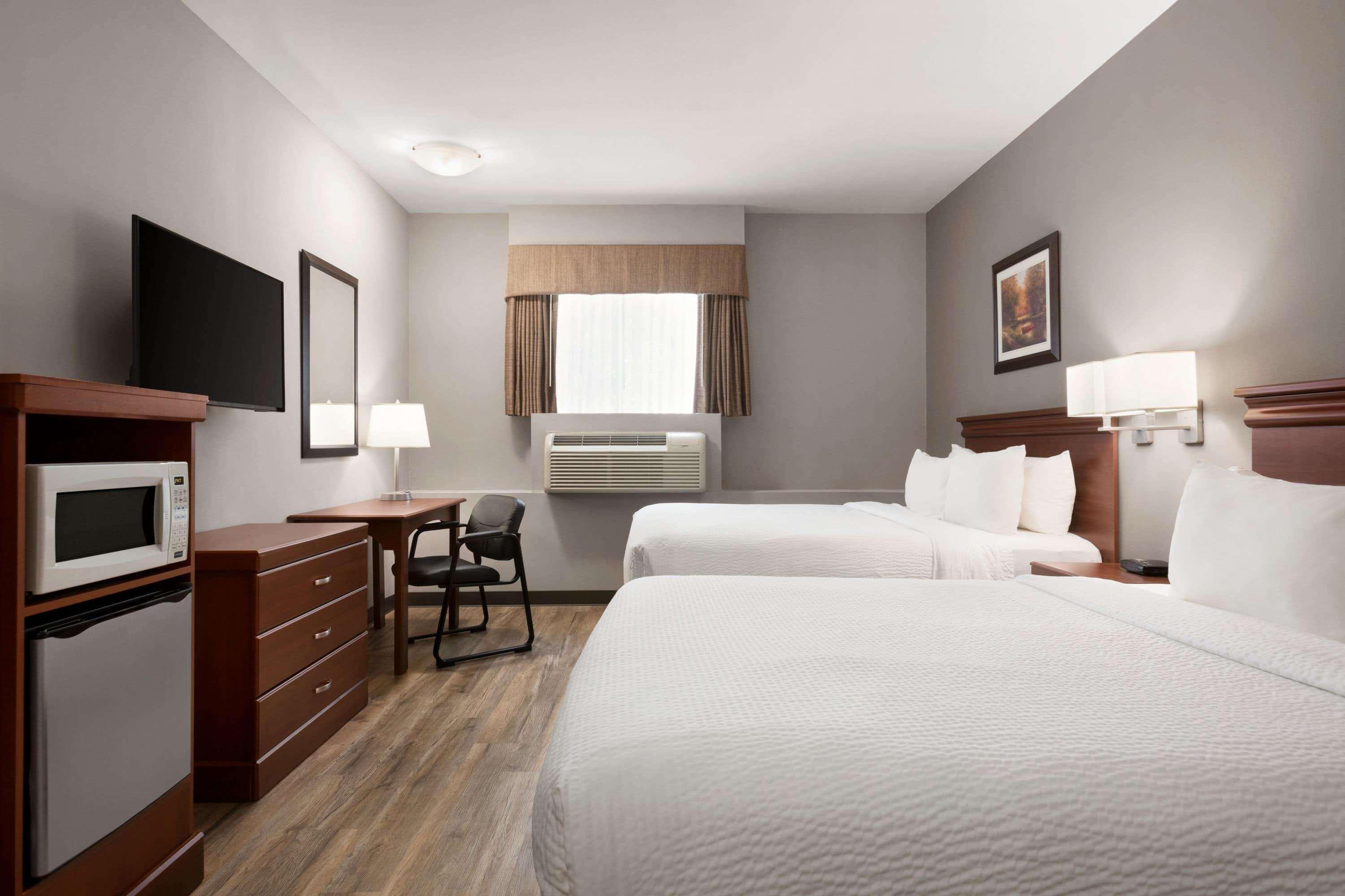 Days Inn By Wyndham Hamilton - Downtown Εξωτερικό φωτογραφία