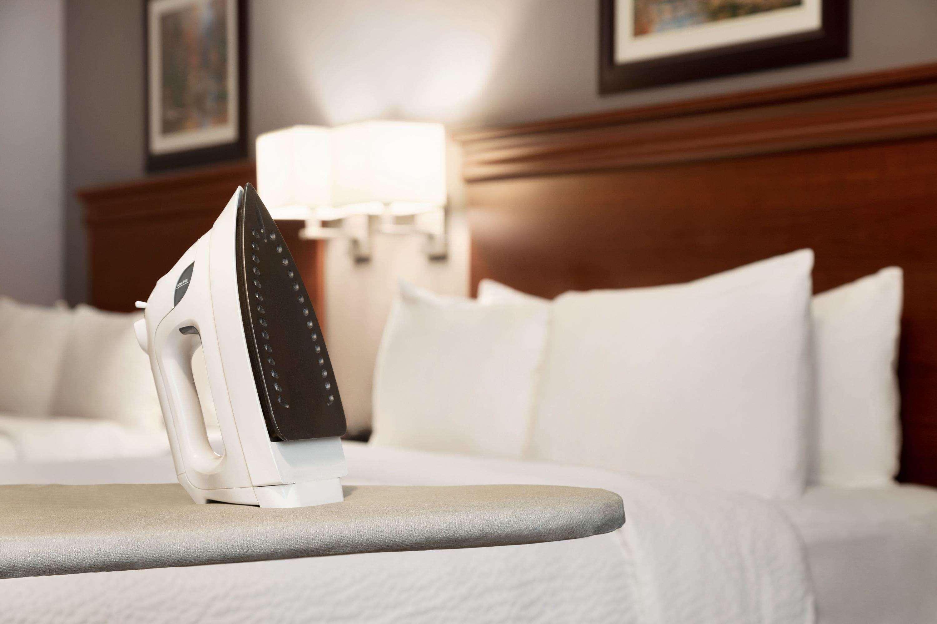 Days Inn By Wyndham Hamilton - Downtown Εξωτερικό φωτογραφία